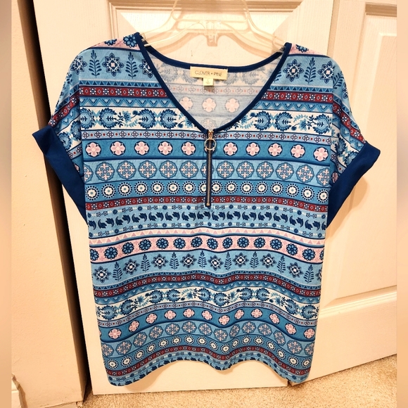 Clover + Pine Tops - Clover + Pine, NWOT, Large, Zipper Front Short Sleeve Womens Top